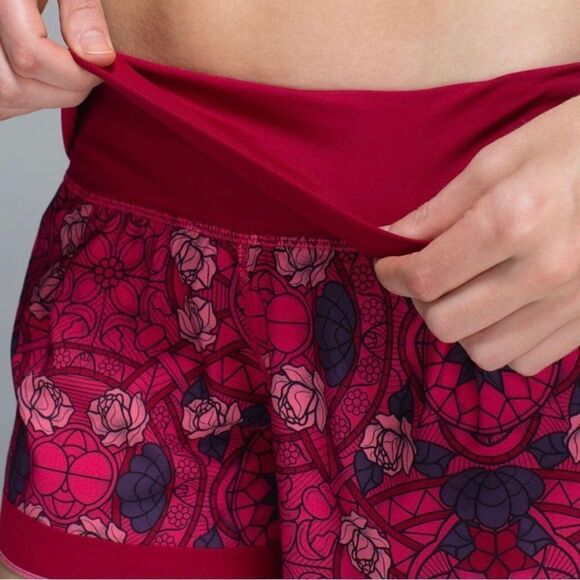 Lululemon Ready To Roll Short - Picture 4 of 11